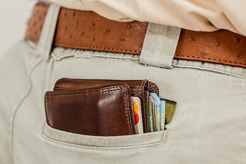 Aprenda a criar uma política de crédito eficiente: critérios de aprovação, limites, alçadas de decisão, revisão e como adaptar quando a inadimplência sobe.